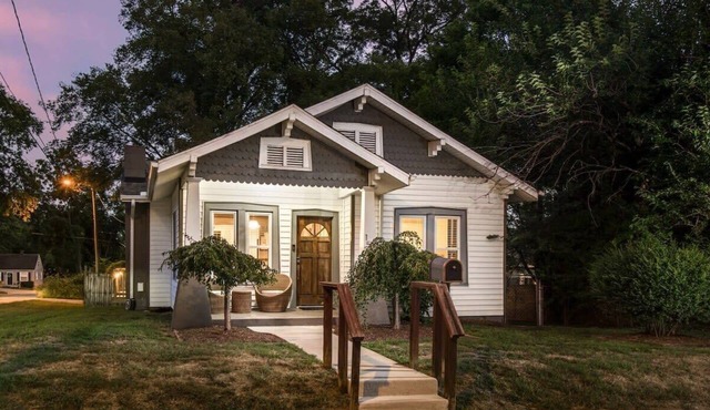 Feb. Discount! East Nash Cottage w/Hot Tub