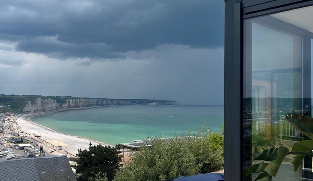 Fécamp: 8-bed villa with breathtaking views of the Etretat cliffs.