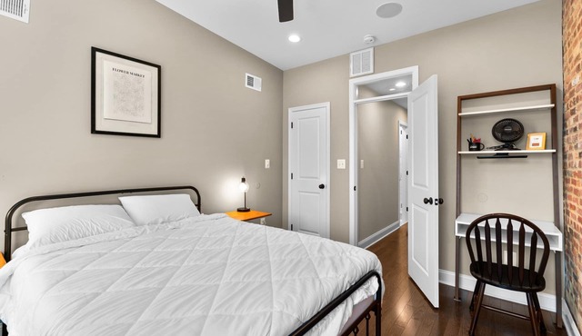 Fed Hill Luxury Retreat with Beautiful Views Harbor & Parking