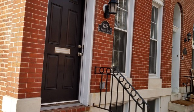 Federal Hill - Central, fully renovated townhouse. Close to restaurants and bars