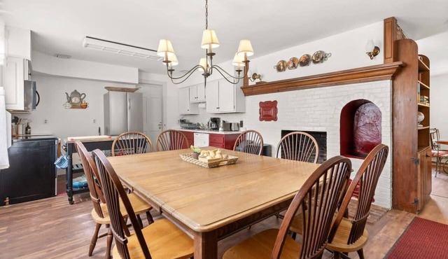 Federal on Exeter | Circa 1805 | Pet-Friendly