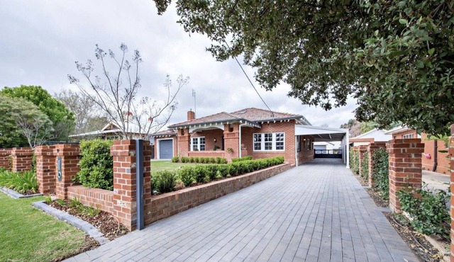 Federation Cottage South Dubbo - close to everything, fully equiped