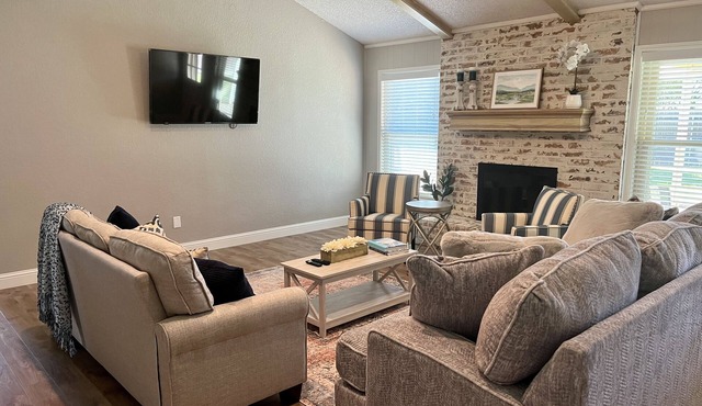 Feel at home and just minutes from TTU, LCU, medical district, & golf