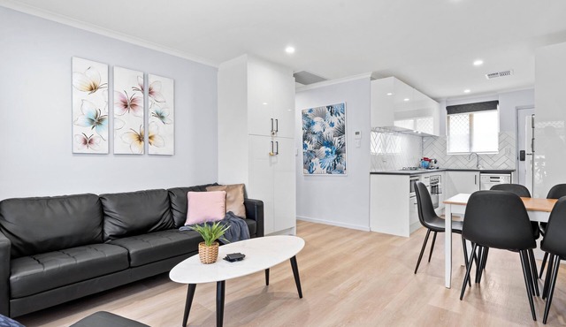 Feel happy & at home here! Freshly renovated, cosy home unit in Hectorville, SA. Linen hire included