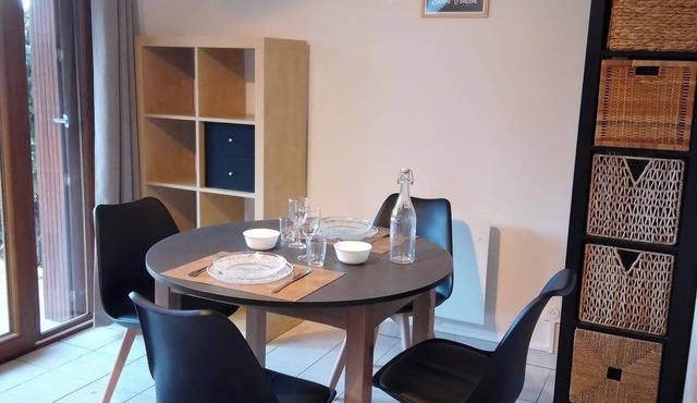 Feel like a lake? LE LAUZON, beautiful T2 with terrace, parking, close to the lake.