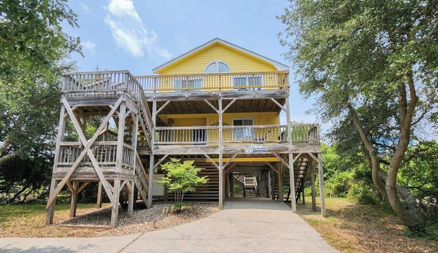 Feelin' Ducky - Classic 4 BR oceanside beach cottage in Duck w/Community Pool & Tennis