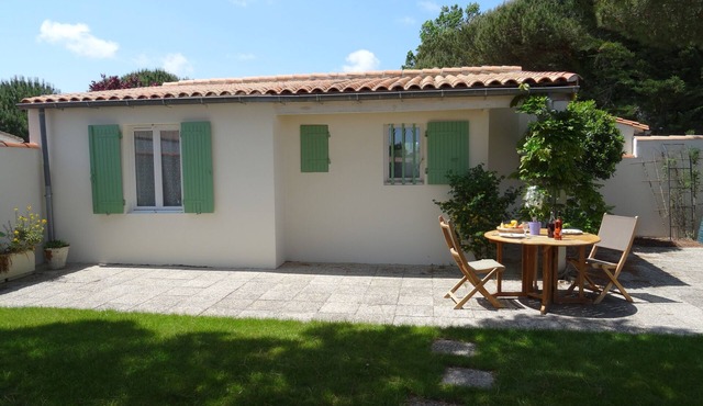 Feeling home , the sea almost on the doorstep , vacation on the white island