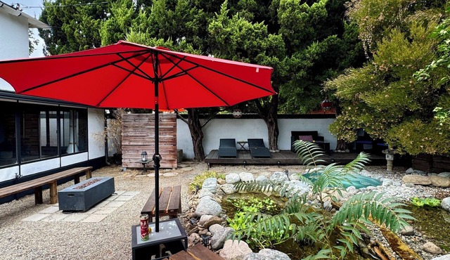 Feeling Zen vibe with huge backyard near rose bowl Pasadena