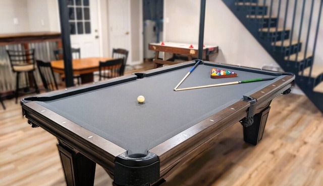 Feels Like Home! Finished Game Room, Nearby Ski!