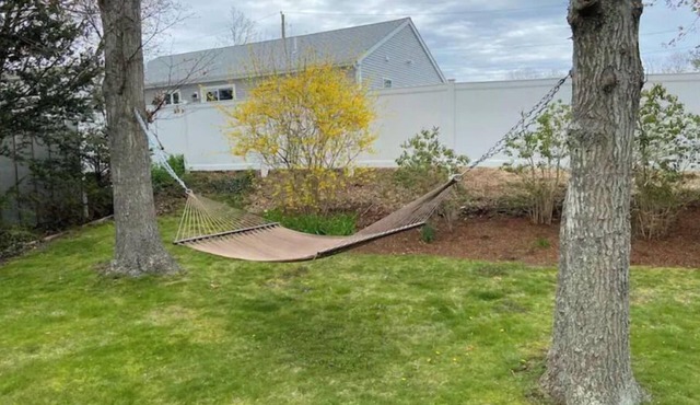 Feet in sand, then return to yard, hammock, deck, outdoor shower, bbq, fire pit!