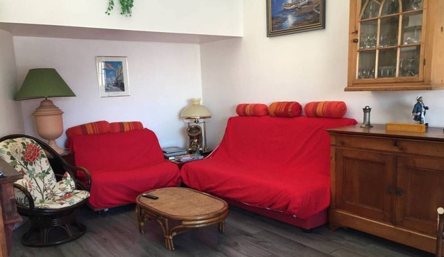 Feet in the water, in the heart of the Marinas, Porte Deauville