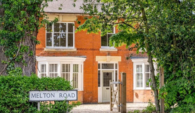 Felicity's House with Hot Tub!