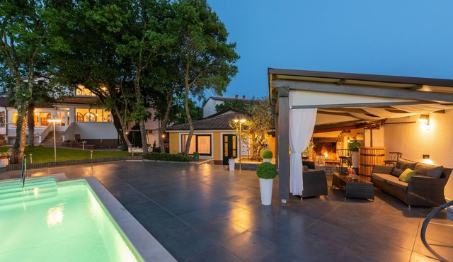 Felix Residence