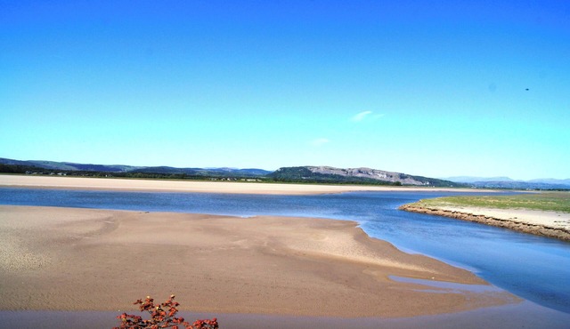 FELL END COTTAGE, family friendly, with pool in Milnthorpe