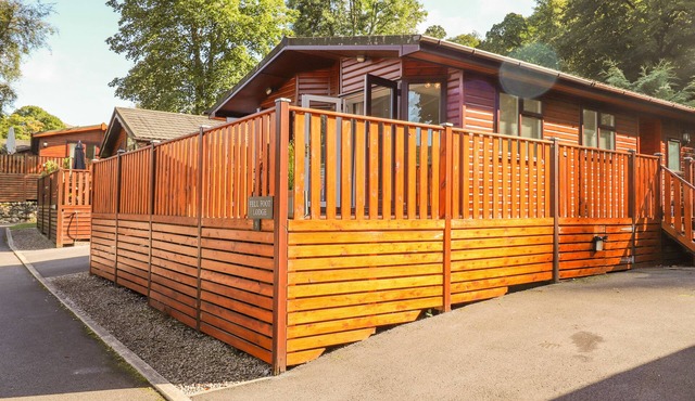 FELL FOOT LODGE, pet friendly, luxury holiday cottage in Troutbeck