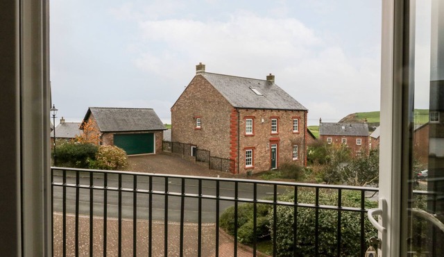 FELL HAVEN, family friendly, country holiday cottage in St Bees