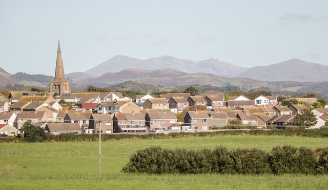 FELL VIEW, pet friendly, character holiday cottage in Silecroft