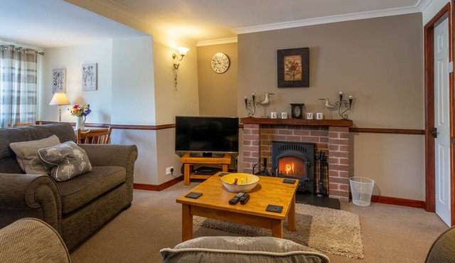 Fellcroft Cottage - Dog-friendly, 1.5 miles from Windermere