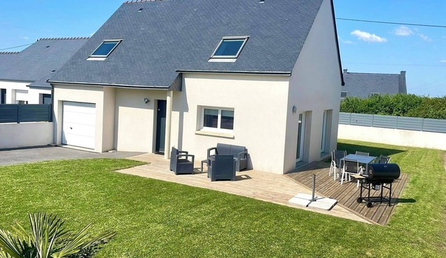 Fenced 4* house - direct access to Etel river (300 meters)