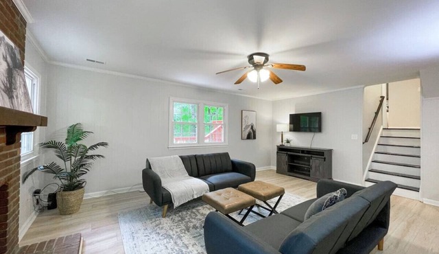 Fenced-In 3 BR Swingset, Carport, North Raleigh