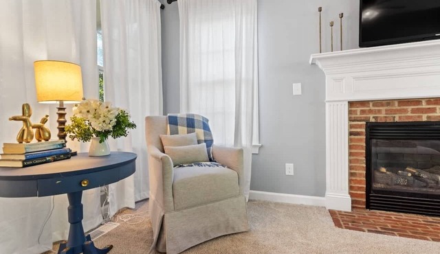 Fenced In|Pets OK|By DT Apex|King Bed|EV Charger