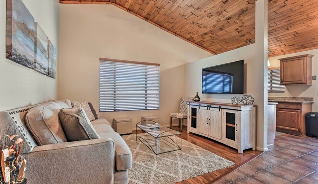 Fenced Yard & Grill! Tucson Family Escape