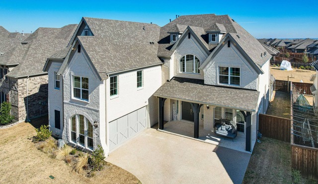 Fenced Yard + Pool Access: Spacious Mansfield Home
