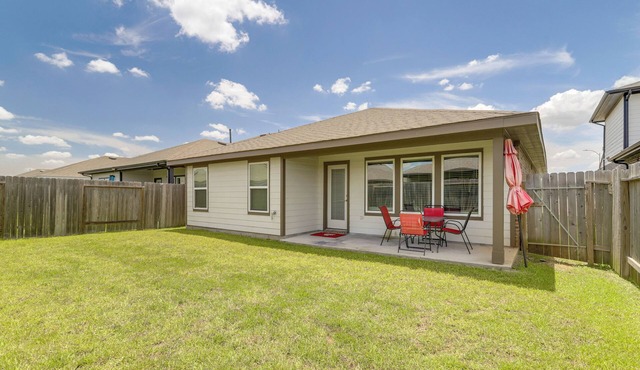 Fenced Yard: Quiet Family Home in Richmond