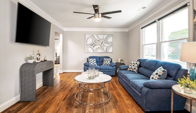 Fenced Yard, Swing Set: Pawfect for Family & Dogs!