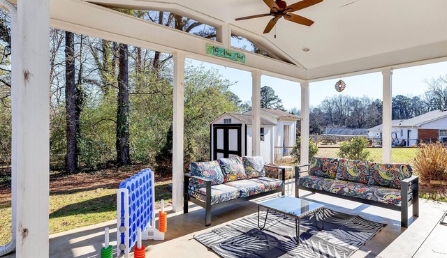 Fenced Yard * Walk to Greenway Trails * Covered Patio
