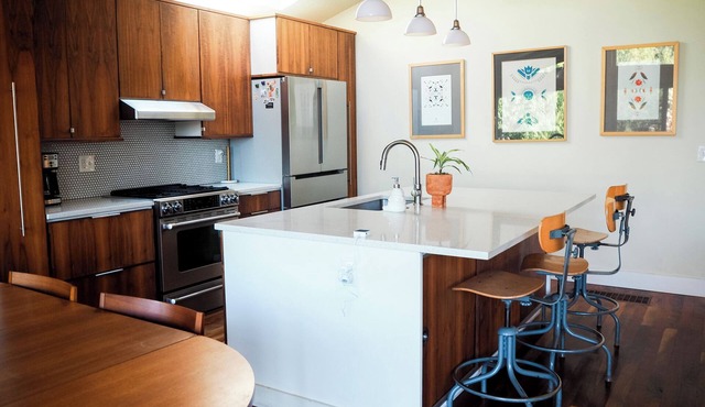 Fenced Yard, Walkable, Parking!