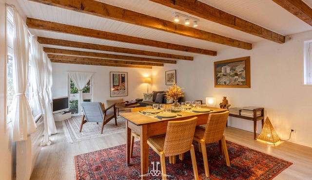 Fenêtres sur cour 3★ | Duplex in the Heart of the City Center | 4 Guests