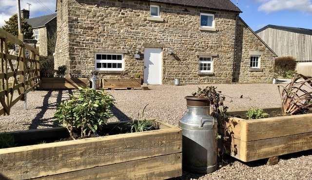 Fenns Barn, Peak District barn conversion, 10min walk to local pub