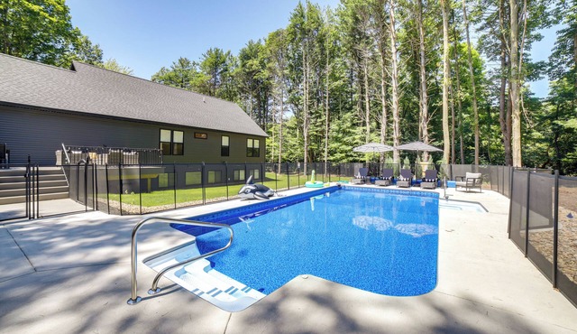 Fennville Vacation Rental: Seasonal Heated Pool!