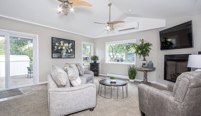 Fenton STL 4BR/3BA Sleeps 8 Lindbergh Schools