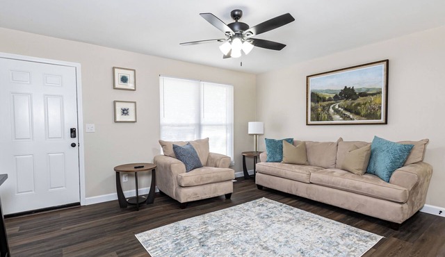 Fenton STL Walnut Trails 3BR/2BA Family Home