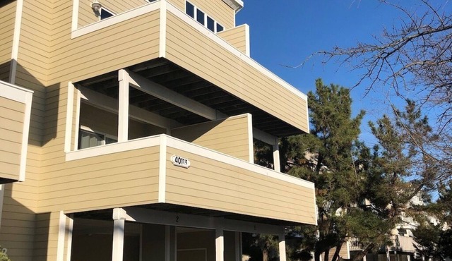 Fenwick Island Beach Block Condo with Pool. Fully Renovated! Easy Beach Access!