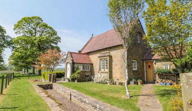 FENWICK RETREAT AT FENWICK LODGE, with open fire in Ponteland