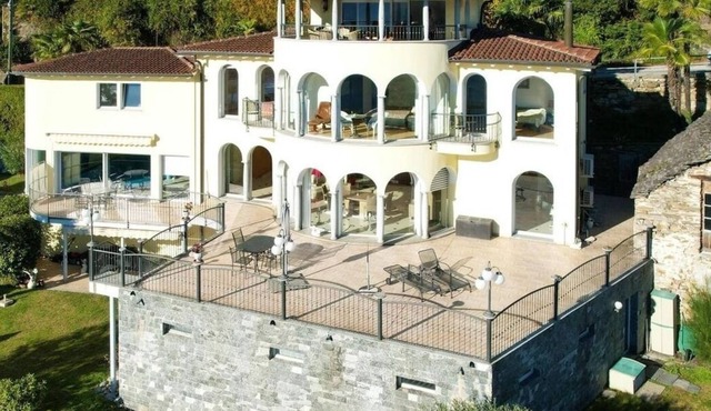 Ferienhaus für 4 Gäste mit 300m² in Brione s. Minusio