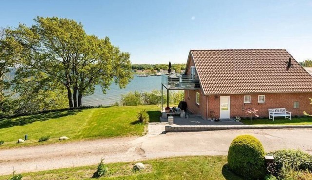Ferienhaus mit Panoramablick, Privatstrand und einzigartiger Meerlage