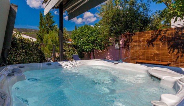 Ferienhaus Nina mit Whirpool by Villas Guide