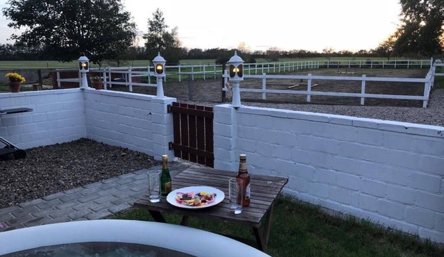 Ferienhaushälfte in Ruhiger Alleinlage mit Eigenem Garten und Aussenwhirlpool