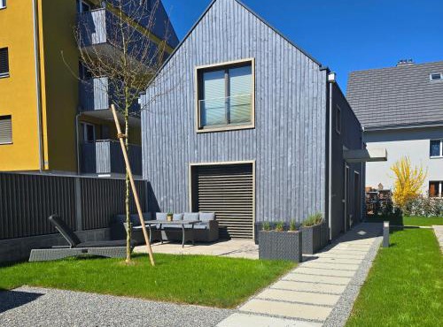 Ferienhausträume - ebenerdiges Bodensee Apartment mit Garten und großer Terrasse mit Grill