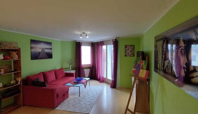Ferienwohnung als Wohlfühloase mit Sonnigem Balkon 5 Min vom Rheinfall Entfernt
