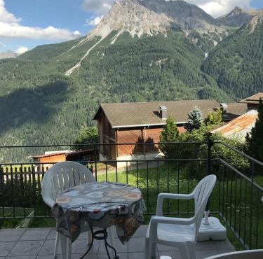 Ferienwohnung in Tschlin mit Panoramablick