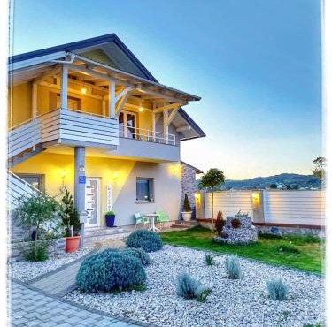 Ferienwohnung Luna mit Pool