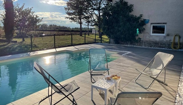 Ferme Ancienne Rénovée St Cyr les Vignes Avec Piscine, 15 Couchages