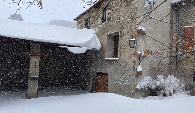 Ferme-chalet à la Montagne. Idéal Pour une Famille. Animaux de Compagnie ok