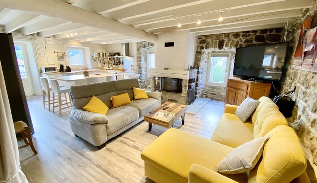 Ferme Cosy 15p sur la Montagne Ardéchoise, Salle de Réception