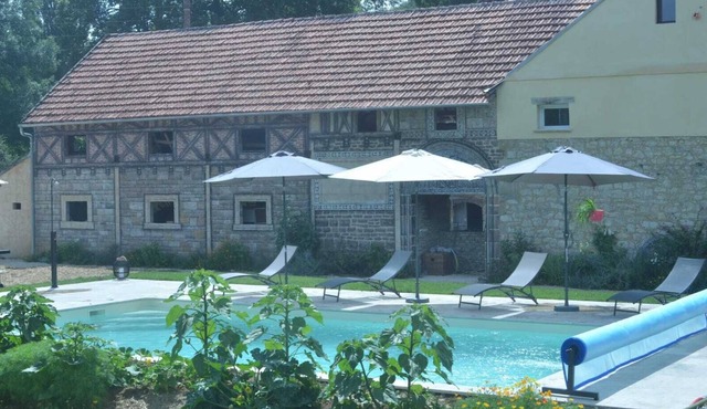 Ferme Rénovée Avec Piscine